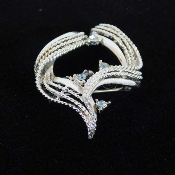 Blue Clear Rhinestones Ribbon Shape Coro Signed Brooch Pin Silver Tone Vintage - Picture 3 of 5